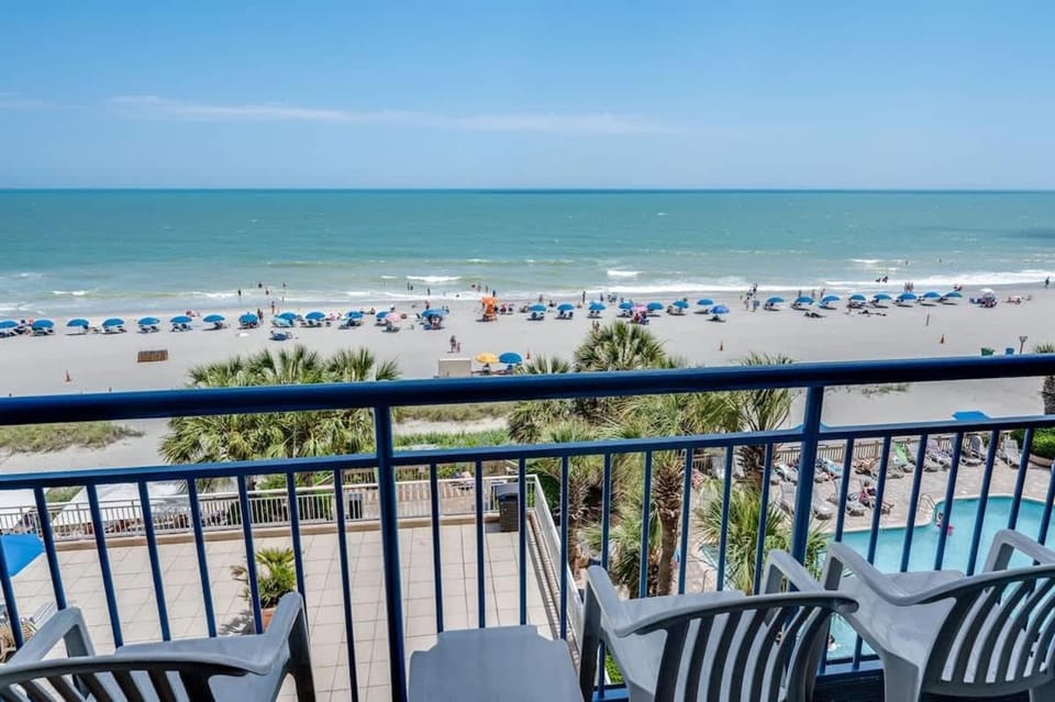 Nice Oceanfront 1BR with Heated Pools, Coral Beach House in Myrtle Beach