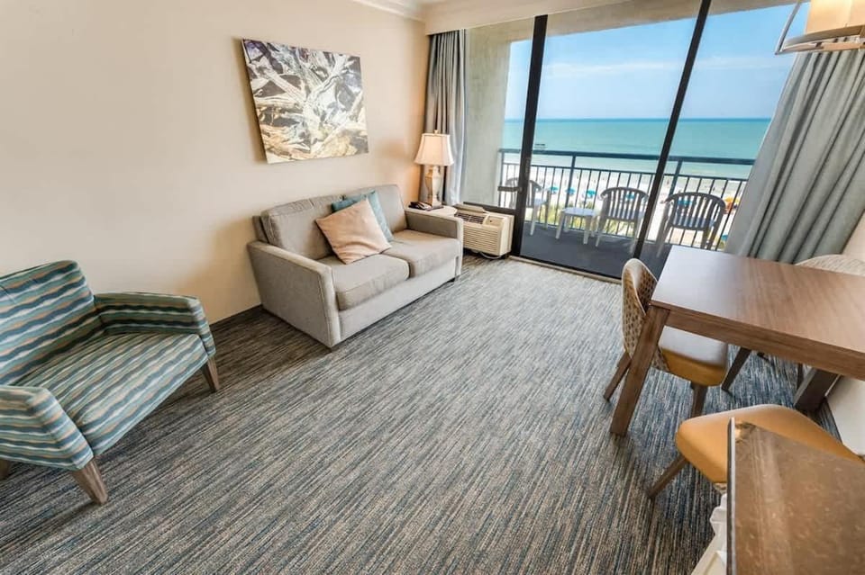 Nice Oceanfront 1BR with Heated Pools, Coral Beach House in Myrtle Beach