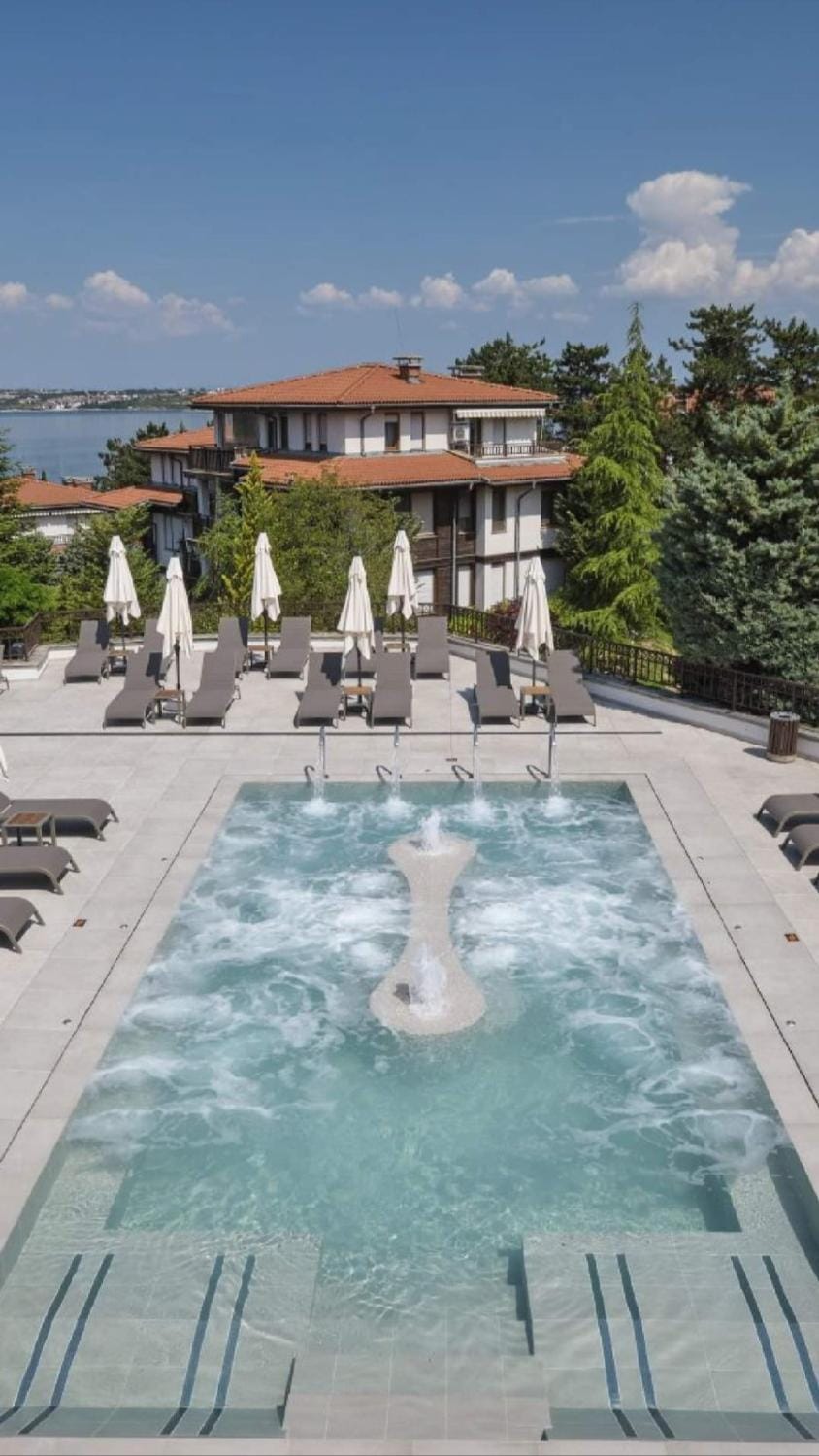 Pool view, Swimming pool