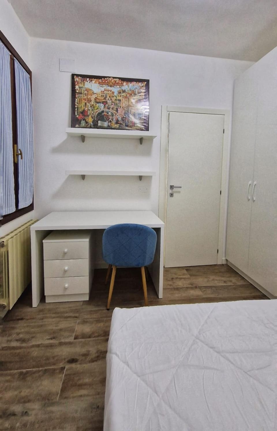 Bed, Photo of the whole room, Bedroom, wardrobe