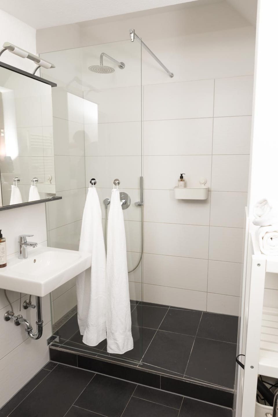 Shower, Bathroom, towels