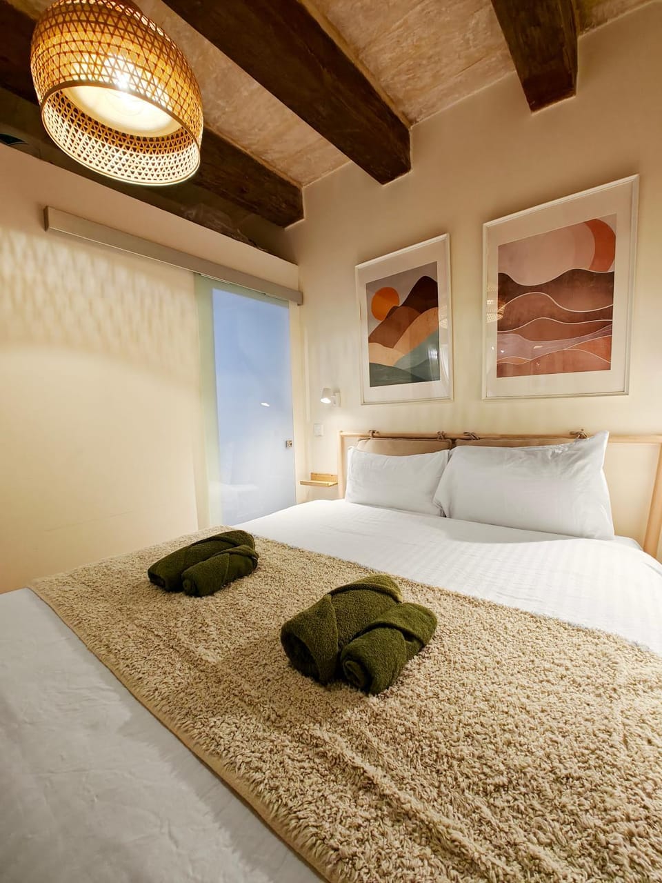 Bed, Photo of the whole room, Bedroom, towels