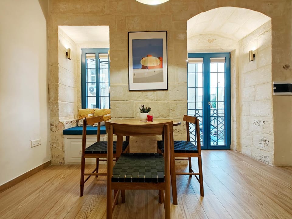 Living room, Decorative detail, Seating area, Dining area