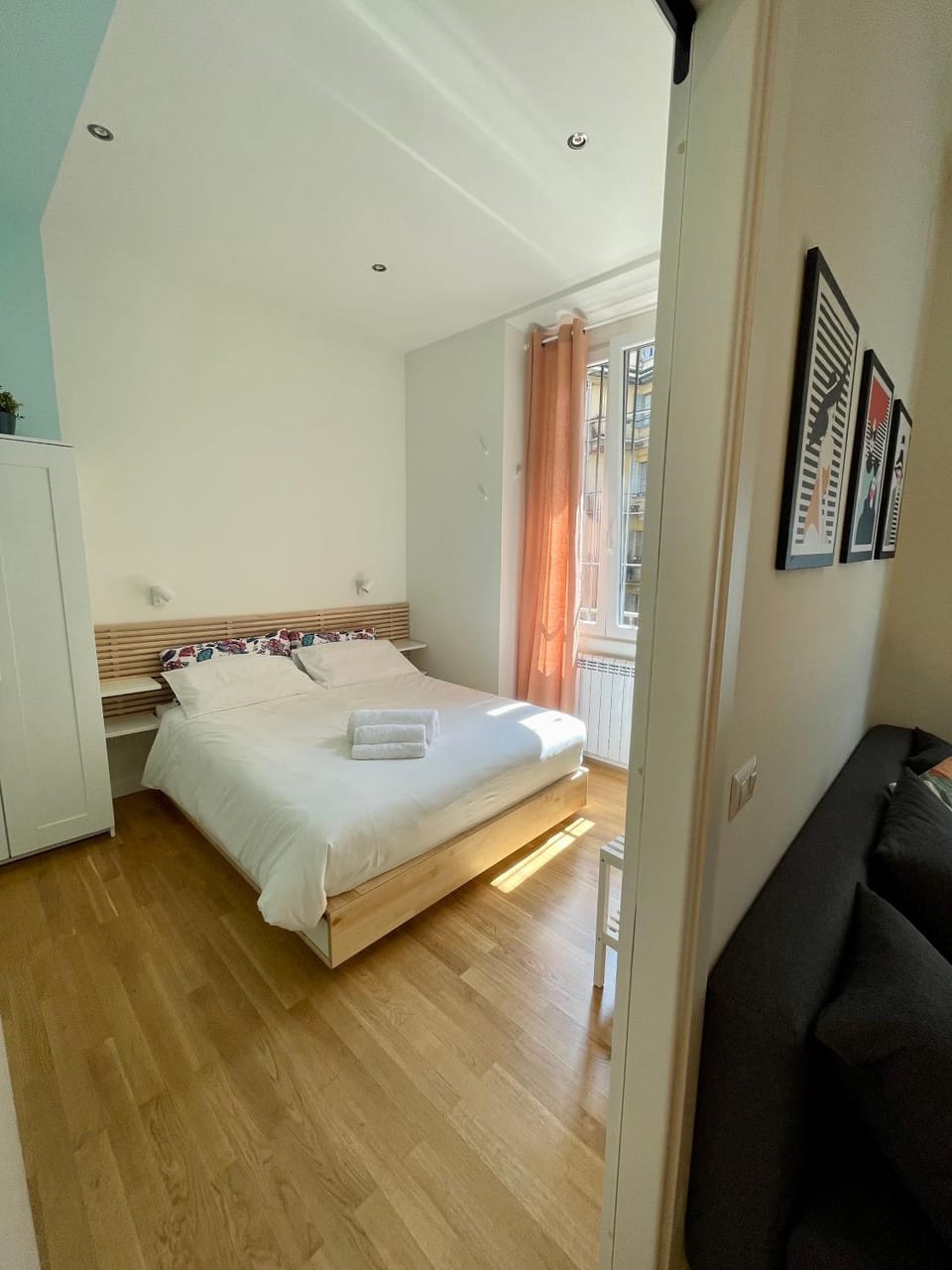 Bed, Photo of the whole room, Bedroom