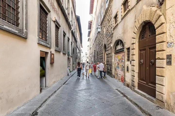 Day, Street view