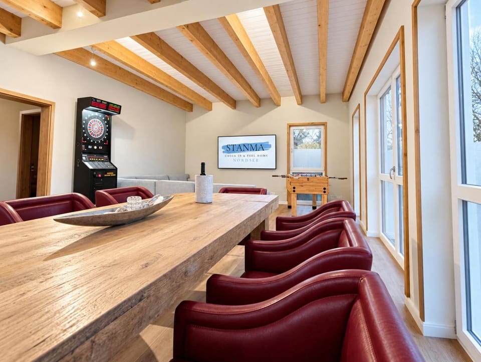 Communal lounge/ TV room, TV and multimedia, Living room