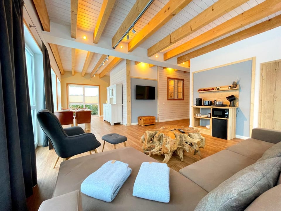 Living room, Photo of the whole room