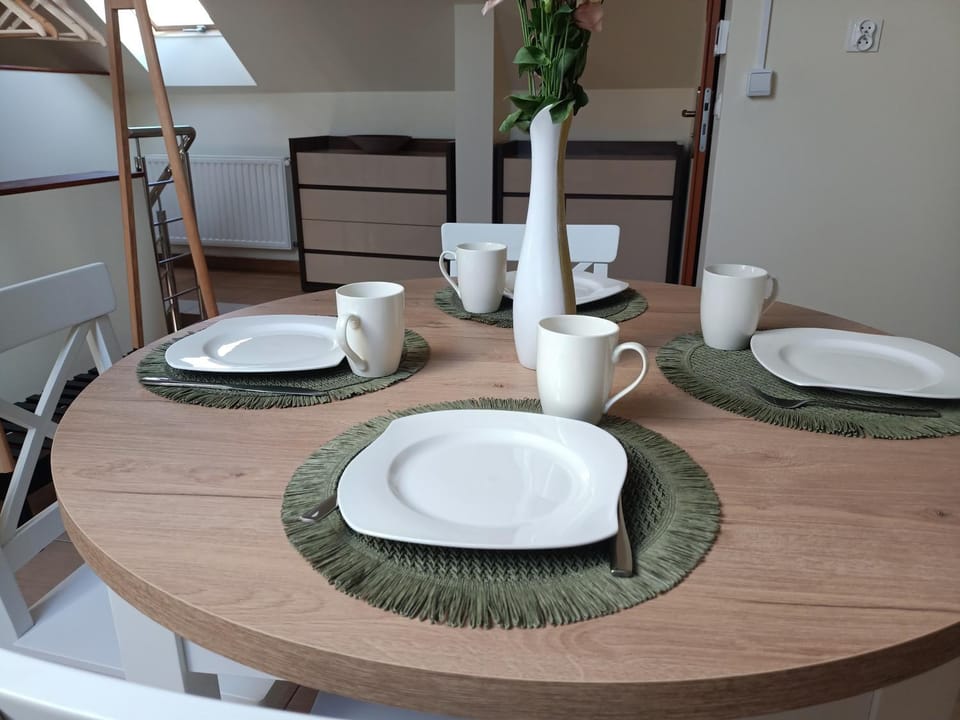 Coffee/tea facilities, Dining area