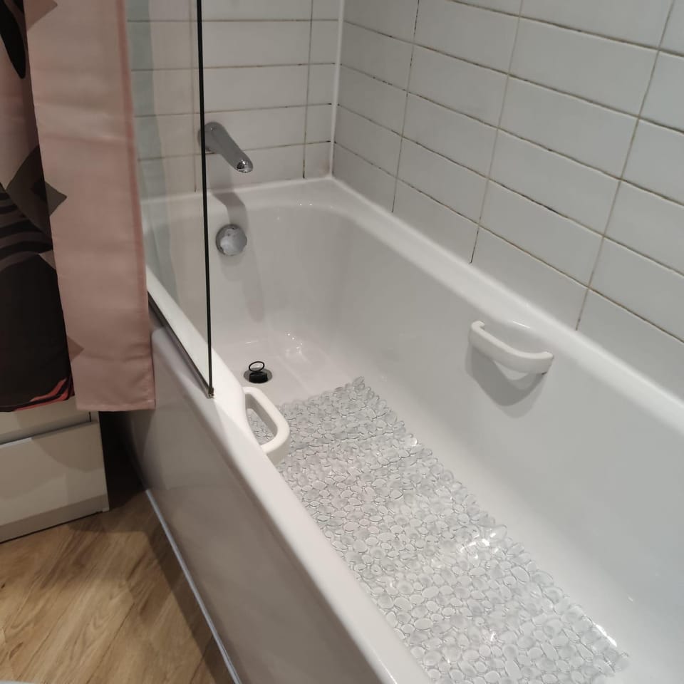 Bathroom, Bath