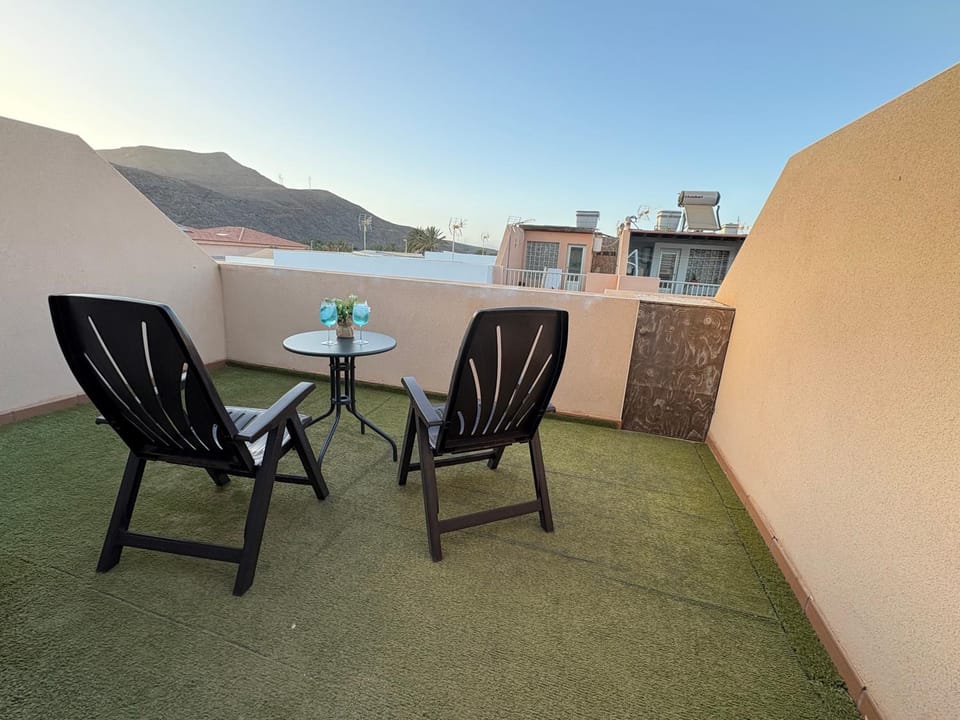 Balcony/Terrace, Balcony/Terrace, Mountain view