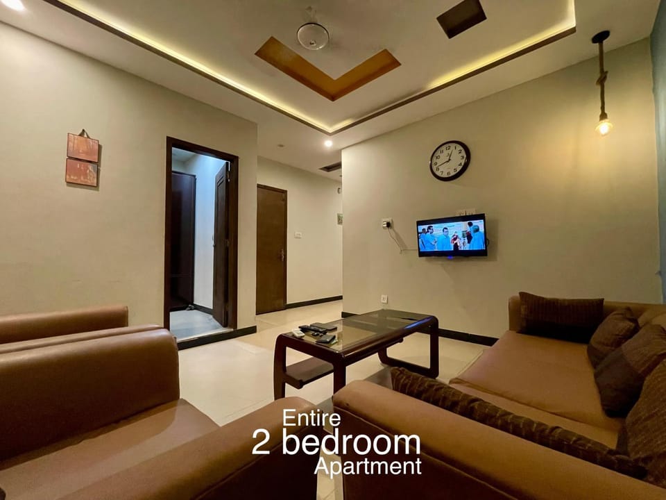 Communal lounge/ TV room, TV and multimedia, Living room, Seating area