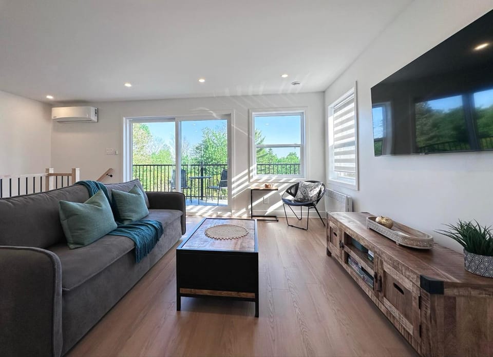 TV and multimedia, Balcony/Terrace, Living room, air conditioner