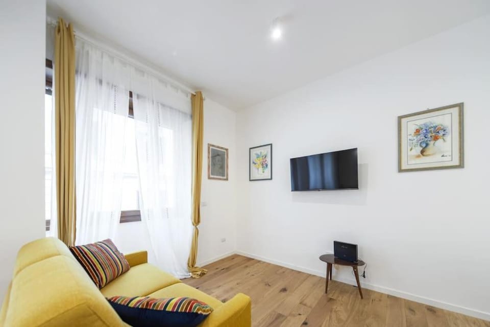 Vatican Steps, Suite Mary, Strollingrome Apartment in Rome