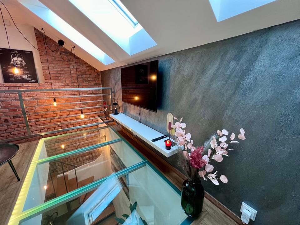 Communal lounge/ TV room, TV and multimedia, Living room, Seating area