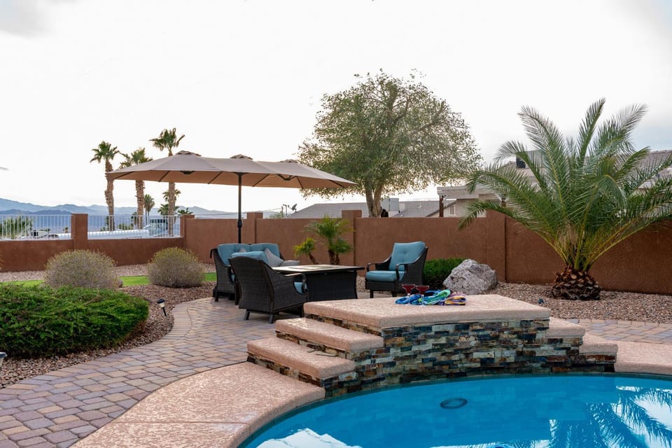 Got a Big Group Coming to Lake House in Lake Havasu City