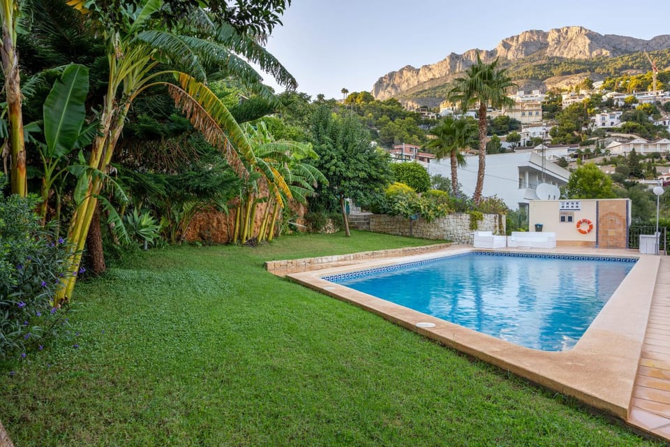 Nearby landmark, Spring, Natural landscape, Garden, Garden view, Mountain view, Pool view, Swimming pool