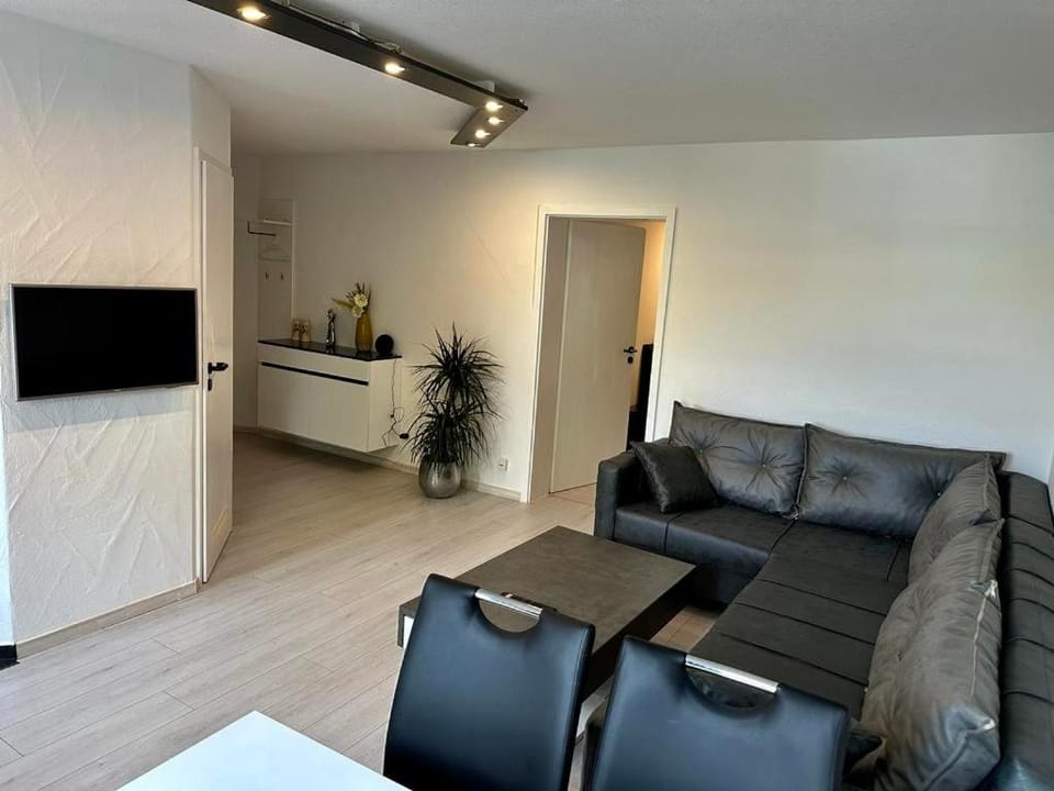 Communal lounge/ TV room, TV and multimedia, Seating area, Evening entertainment