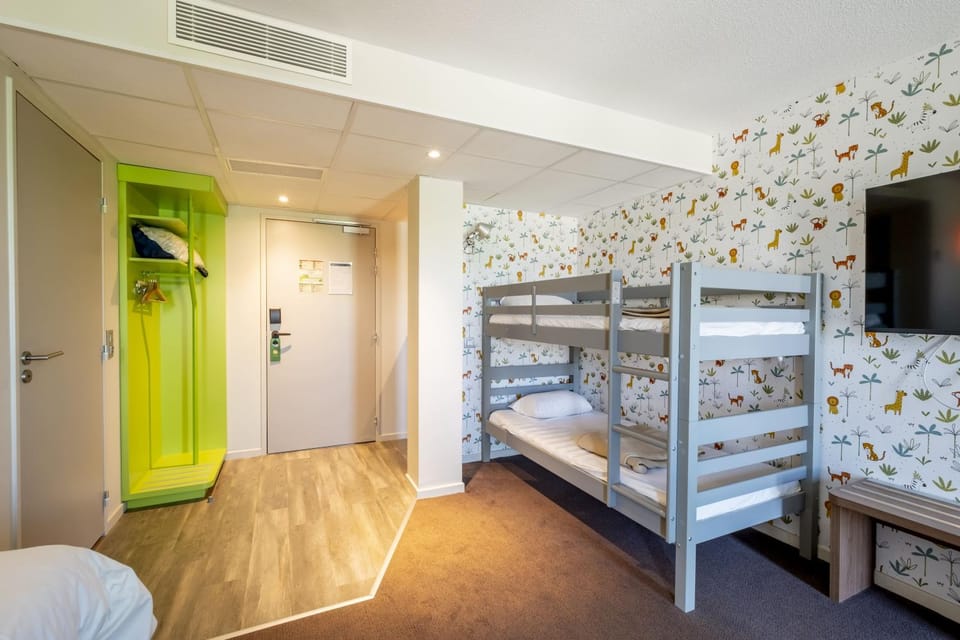 Bed, Bedroom, bunk bed