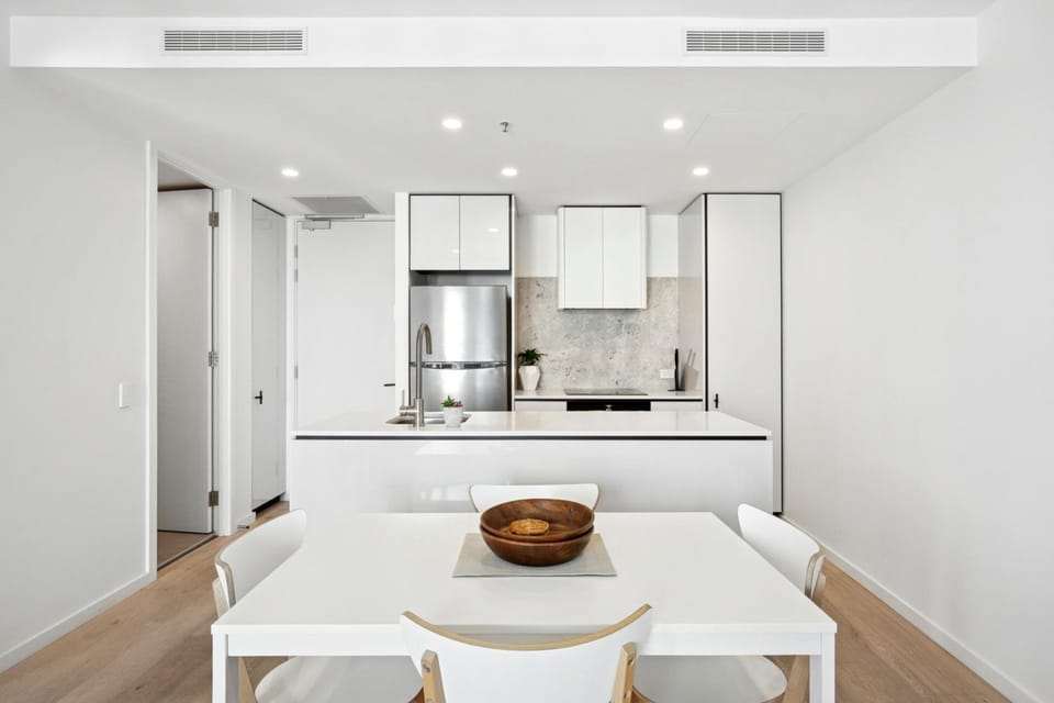 Dining area, kitchen