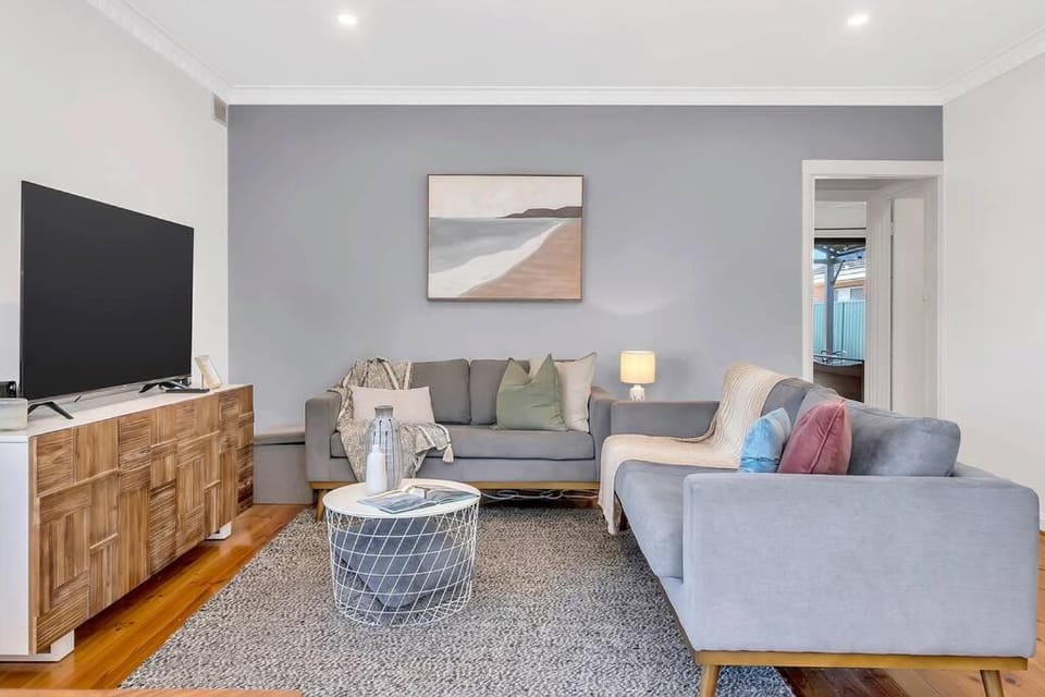 West Beach Hideaway - A Relaxed Coastal Locale House in Adelaide