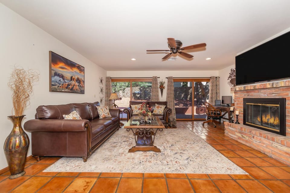 Spectacular House with 2 Master Suites in Sedona's High End Subdivision Living! House in Sedona