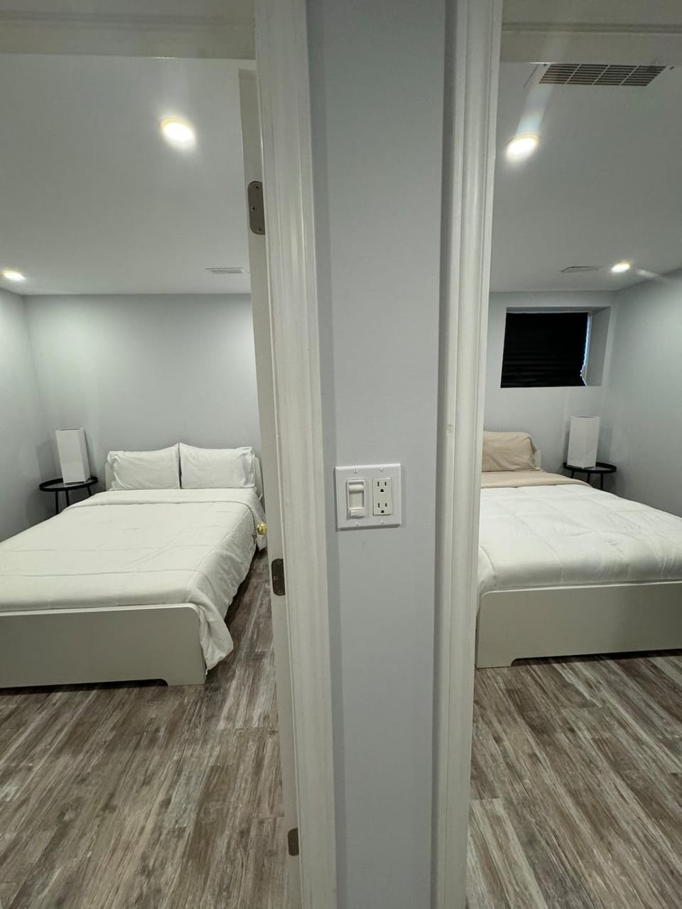 5-Bedroom Spacious Townhouse Apartment in Ontario