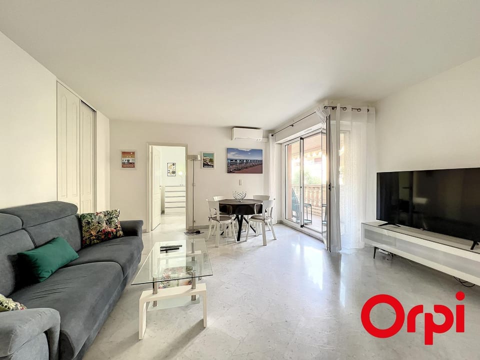 Appartement Central proche Plages avec Piscine, Sauna, Parking et Climatisation Apartment in Menton