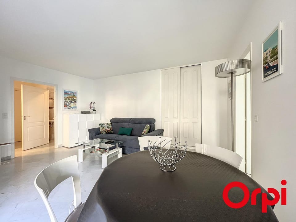 Appartement Central proche Plages avec Piscine, Sauna, Parking et Climatisation Apartment in Menton