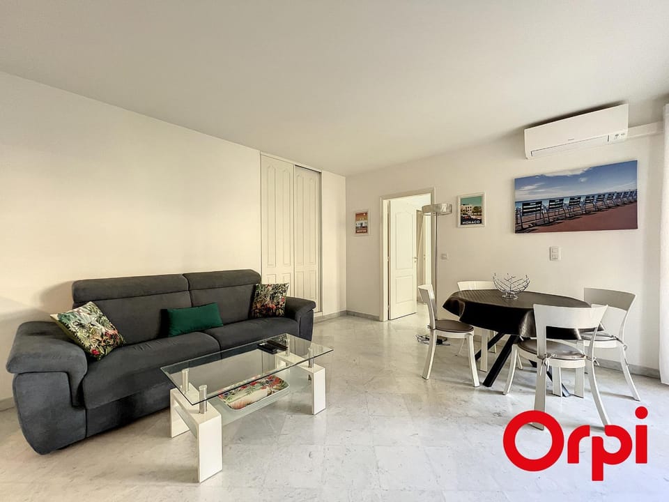 Appartement Central proche Plages avec Piscine, Sauna, Parking et Climatisation Apartment in Menton