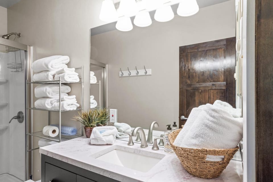 Bathroom, towels