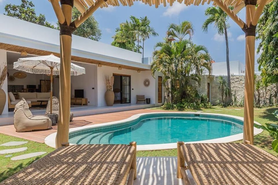 Villa Alamanda Livia Seminyak Design spacious 2bdr and private pool House in Kuta