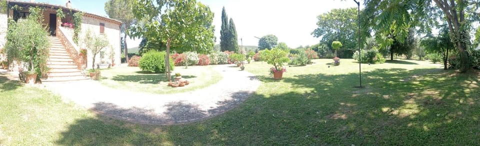 Agriturismo Podere Luchiano Farm Stay in Umbria