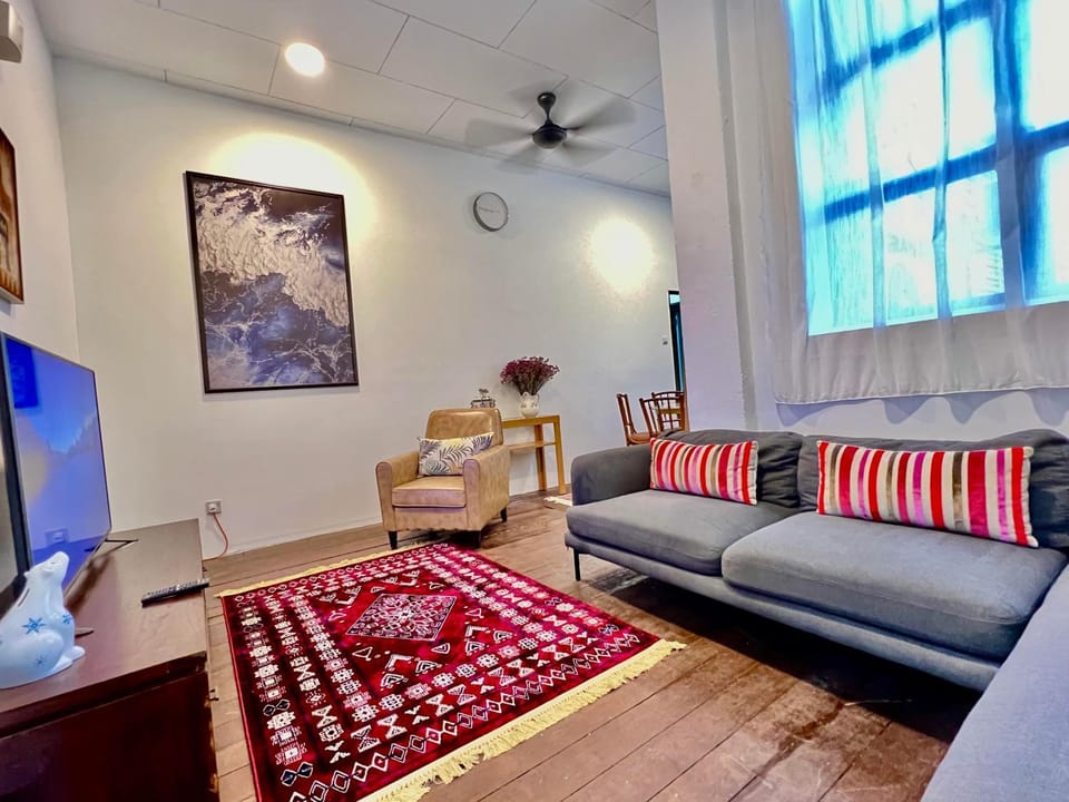 Living room, Seating area, fireplace