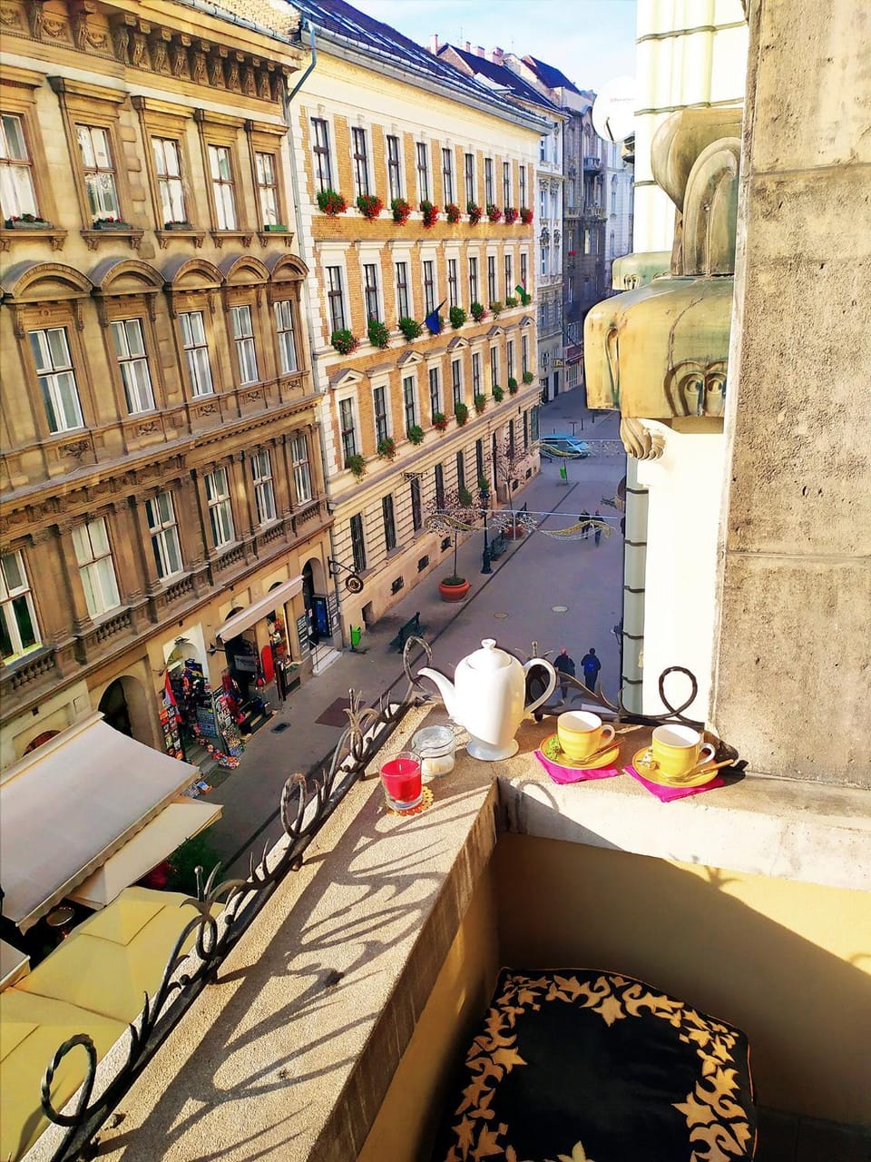 Balcony/Terrace, Food and drinks, Other