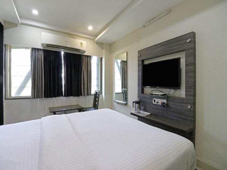 Communal lounge/ TV room, Bed, TV and multimedia, Photo of the whole room, Evening entertainment, Bedroom