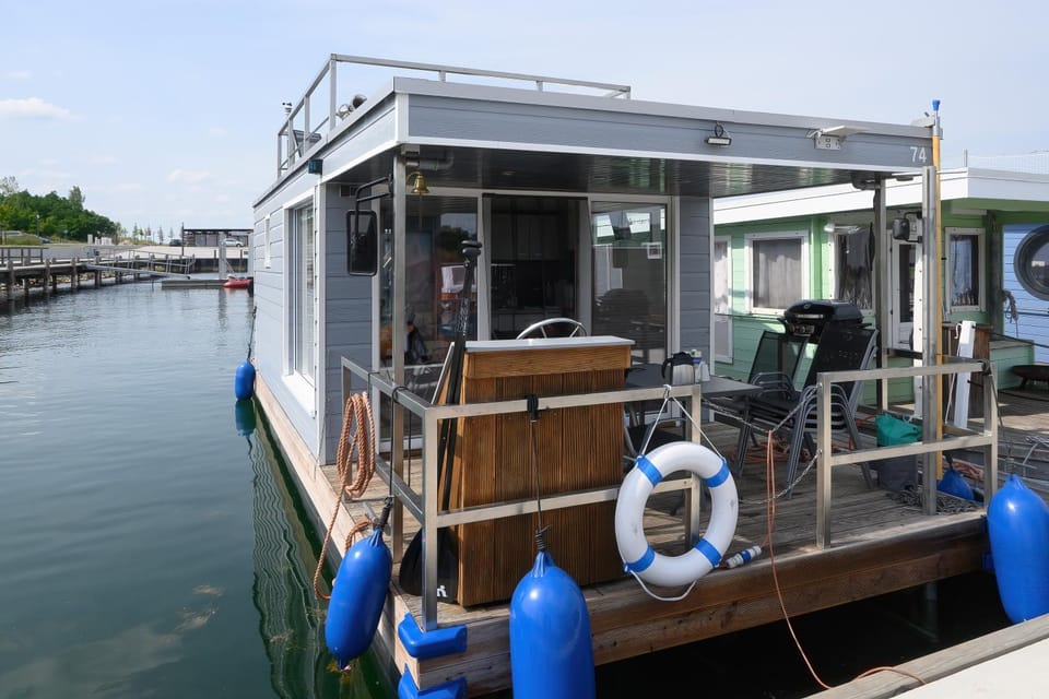 SeeHausboot/Geiseltalsee inkl. 2 SUPs und Kanu Docked boat in Thuringia, Germany