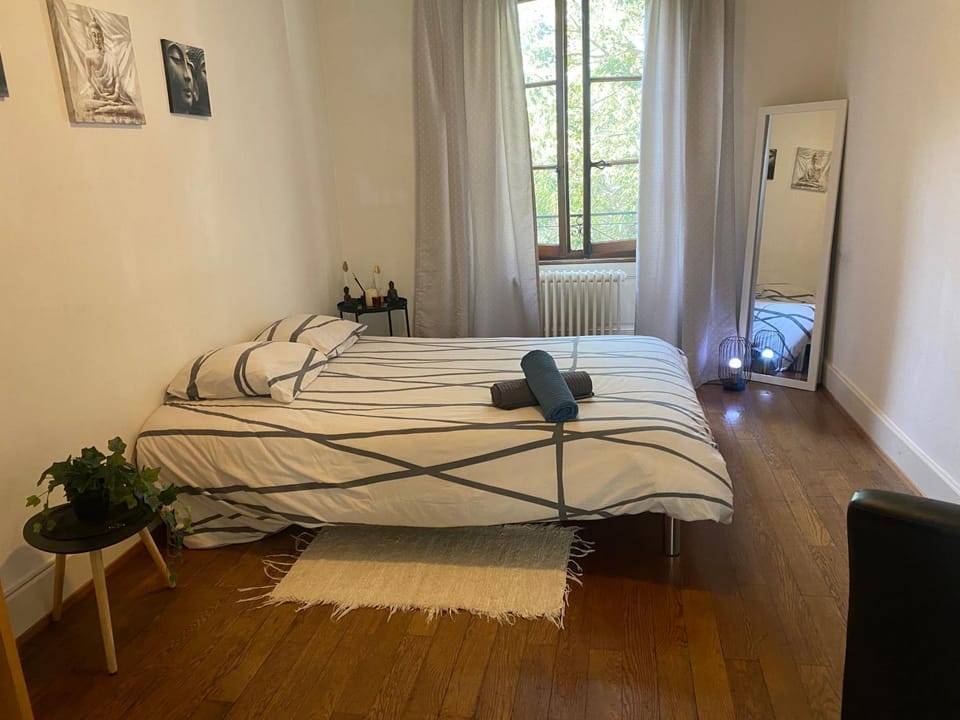 Bed, Photo of the whole room, Bedroom, Lake view