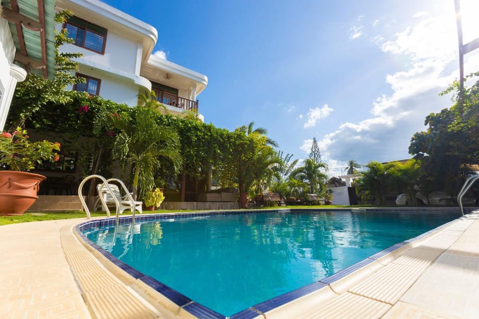Property building, Day, Garden, Garden view, Pool view, Swimming pool, sunbed