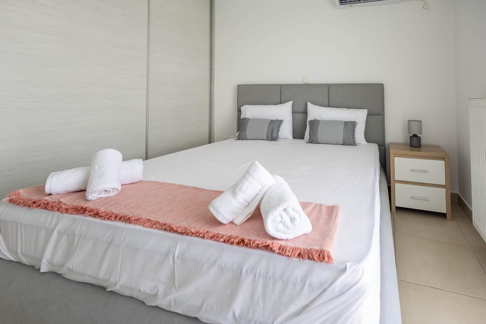 Bedroom, towels, air conditioner