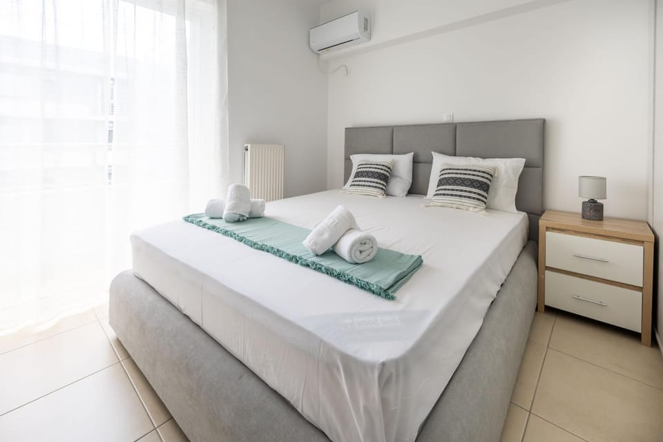 Bedroom, air conditioner