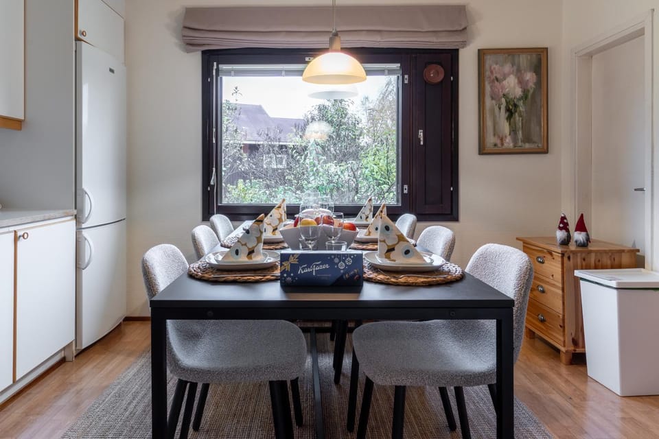 Kitchen or kitchenette, Food