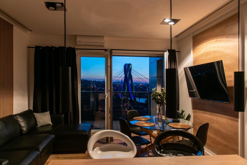 TV and multimedia, Living room, Dining area, Evening entertainment
