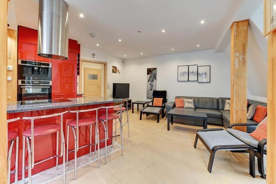 Kitchen or kitchenette, Photo of the whole room, Decorative detail, Seating area, Dining area, Area and facilities, stove