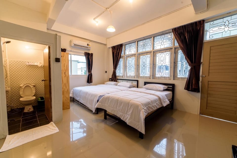 Bed, Bathroom, Photo of the whole room, Bedroom