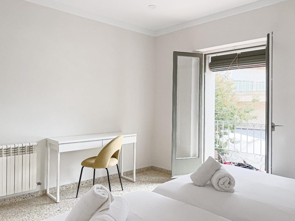 Bed, Bedroom
