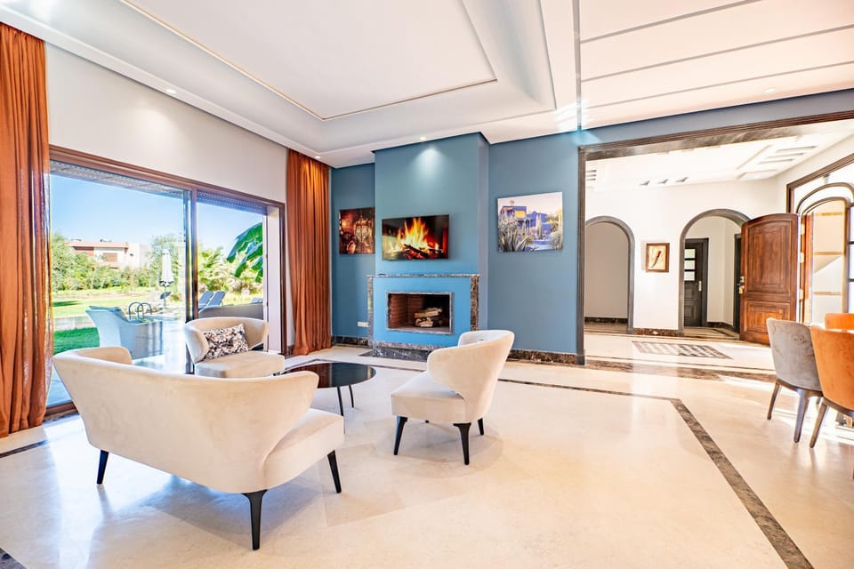 Communal lounge/ TV room