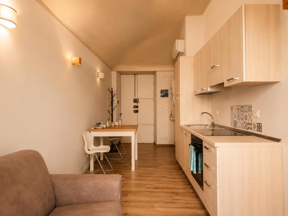 Kitchen or kitchenette, Living room, Seating area, stove