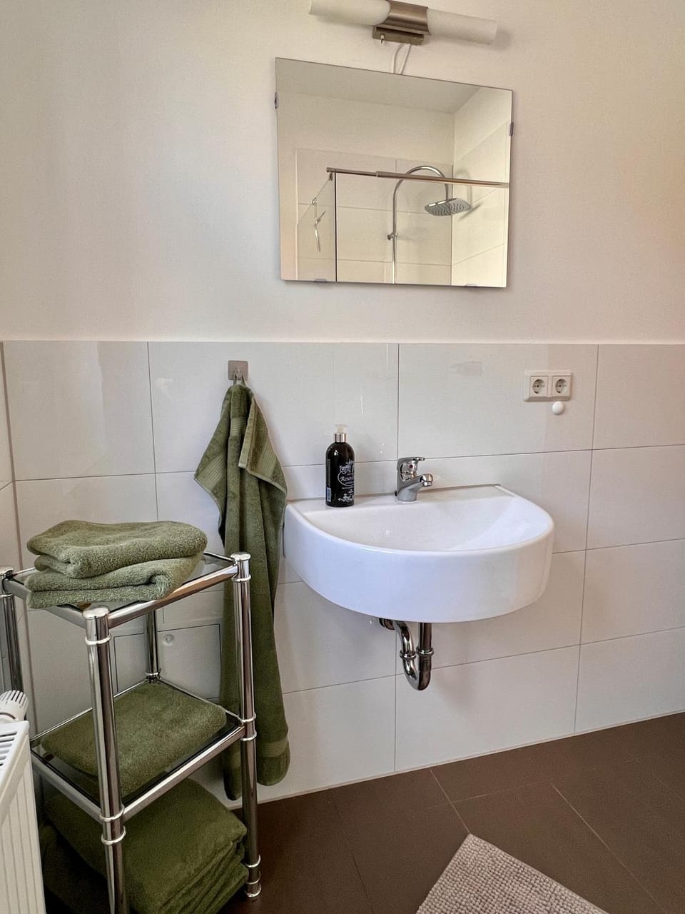 Bathroom, towels