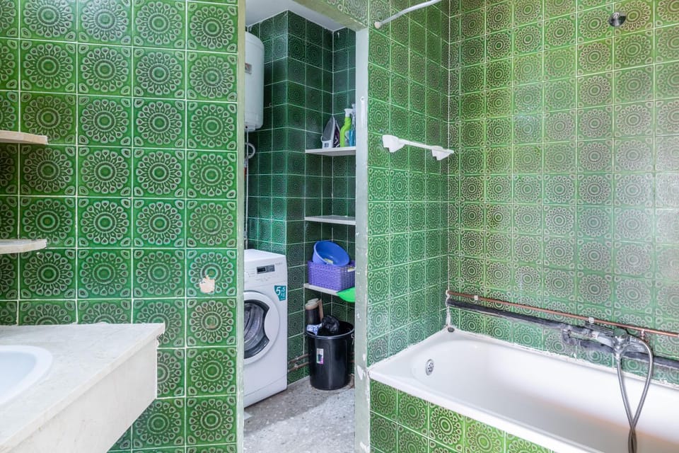 Bathroom, Living room