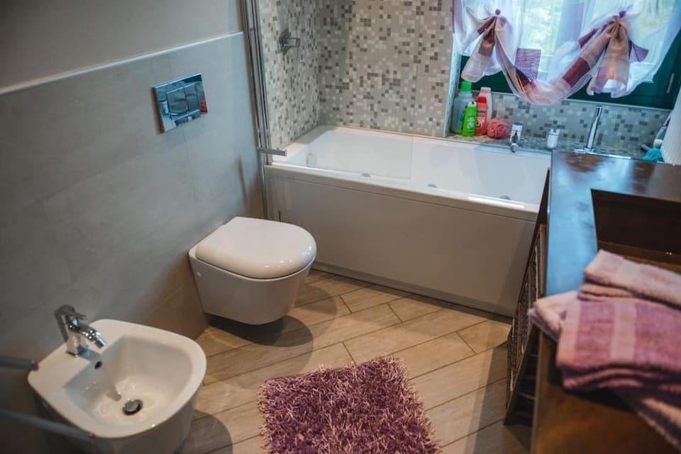 Luxury experience in Alba: Unesco hills' hearth Villa in Piedmont